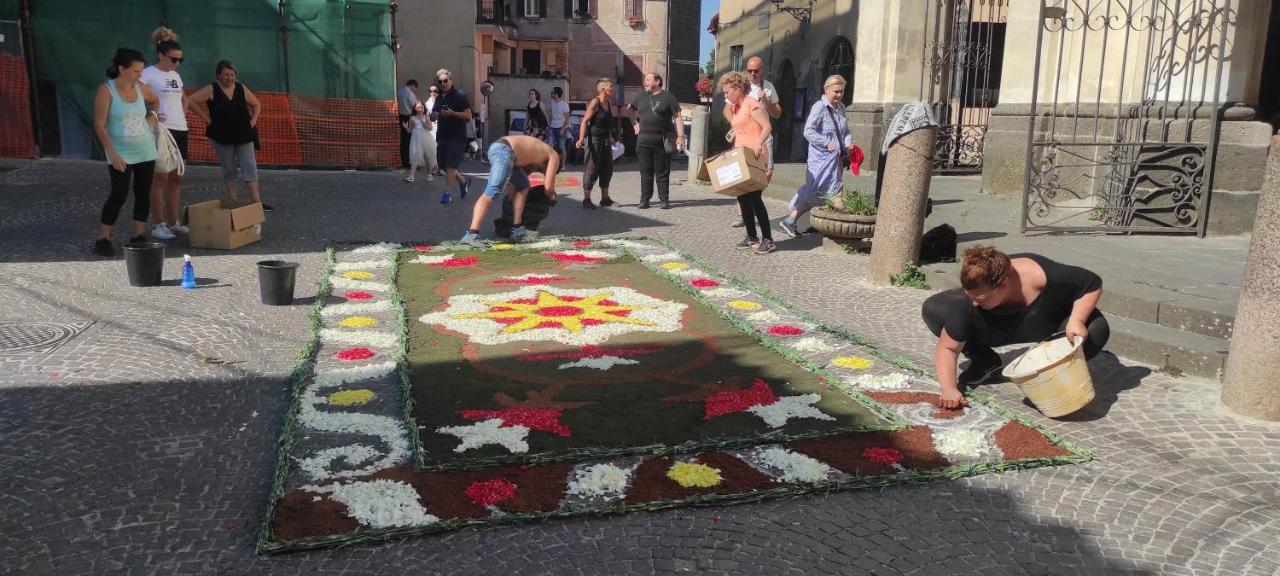 Piazza Duomo Casa Vacanze Sutri Kültér fotó